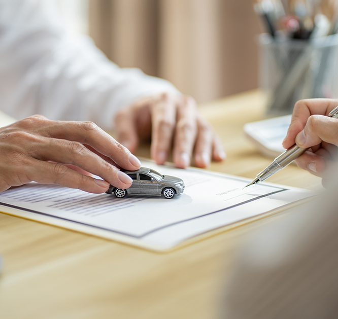 Obraz zawierający osobę, materiały biurowe, w pomieszczeniu, narzędzia biurowe