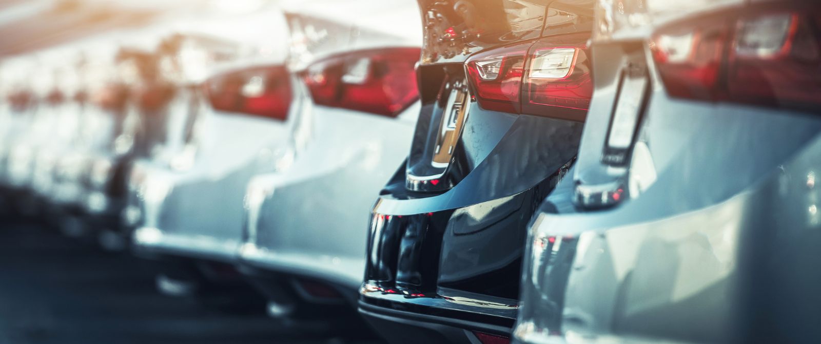 samchody ustawione w rzędzie