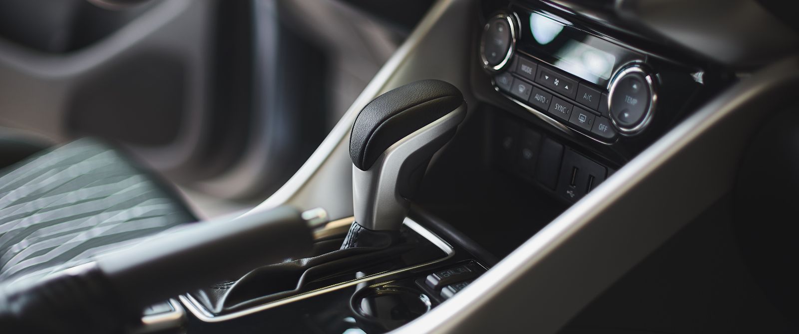 wnętrze samochodu osobowego