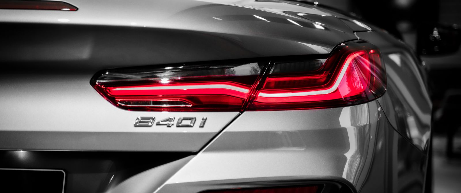 tył samochodu osobowego